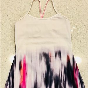 Lululemon sz 4 Power Y Tank in Great Condition!